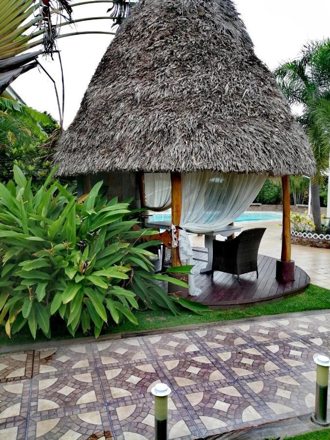 Hotel Casa Amarilla ปุนตาชาเม ภายนอก รูปภาพ