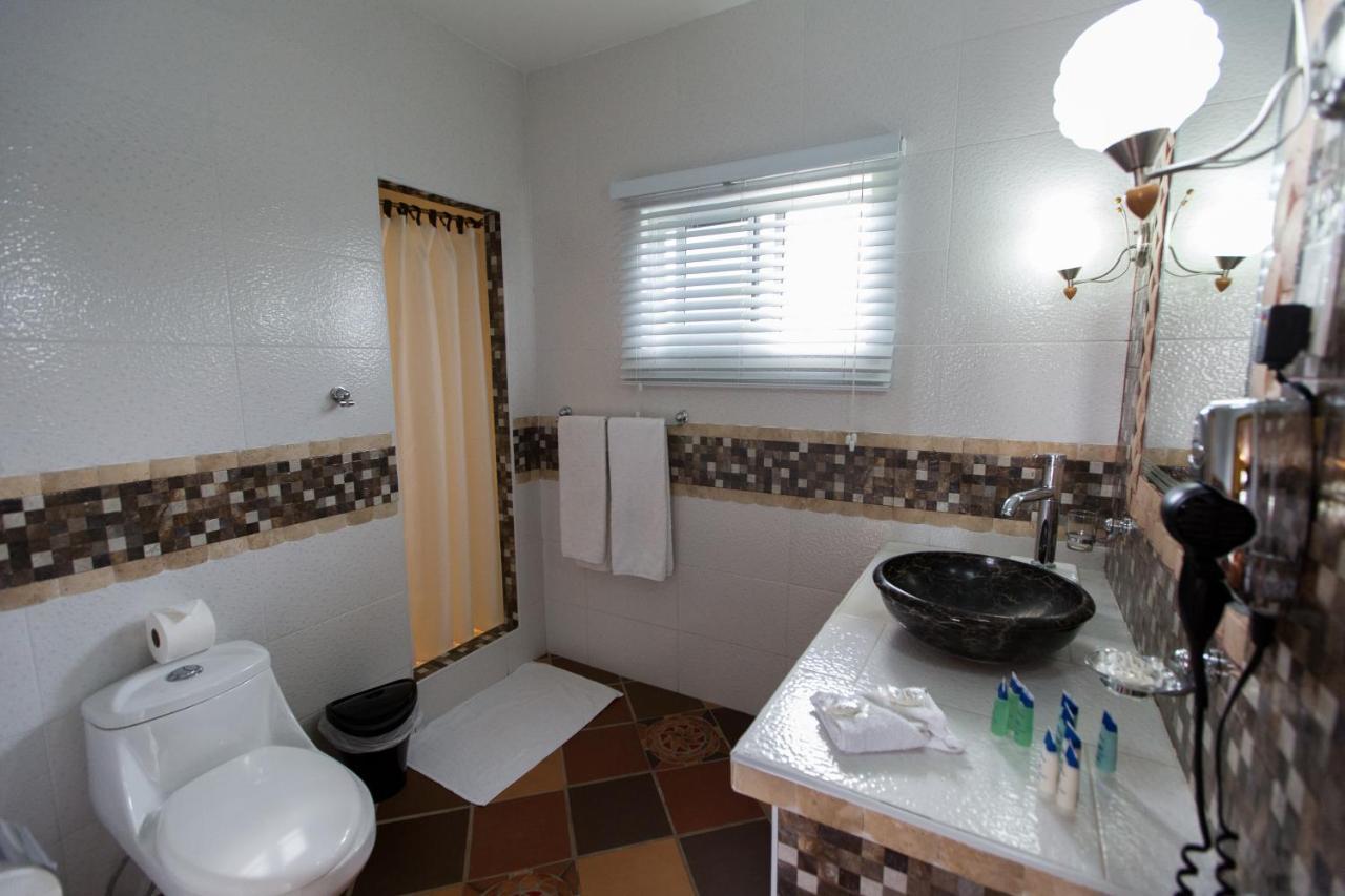 Hotel Casa Amarilla ปุนตาชาเม ภายนอก รูปภาพ