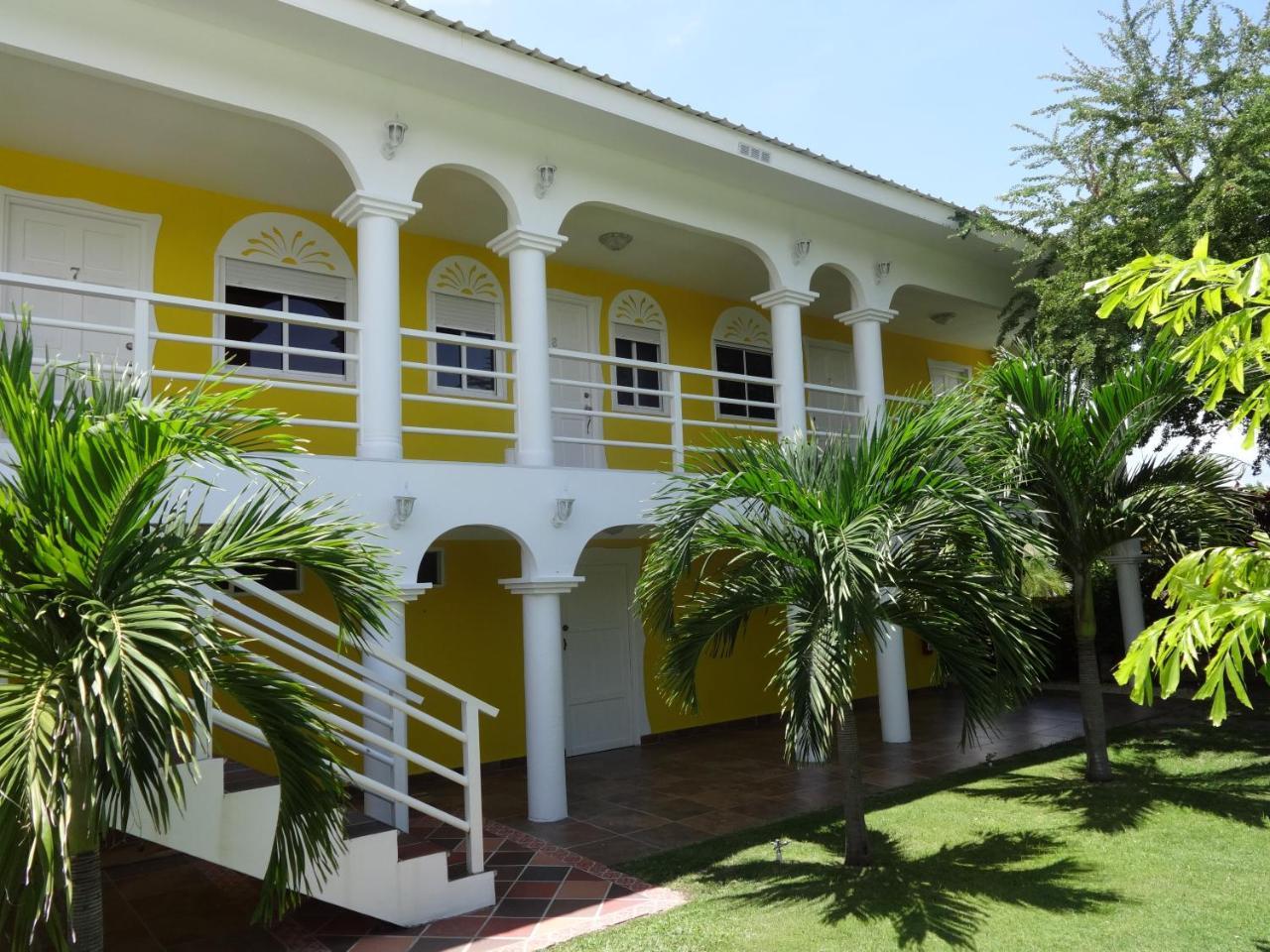 Hotel Casa Amarilla ปุนตาชาเม ภายนอก รูปภาพ