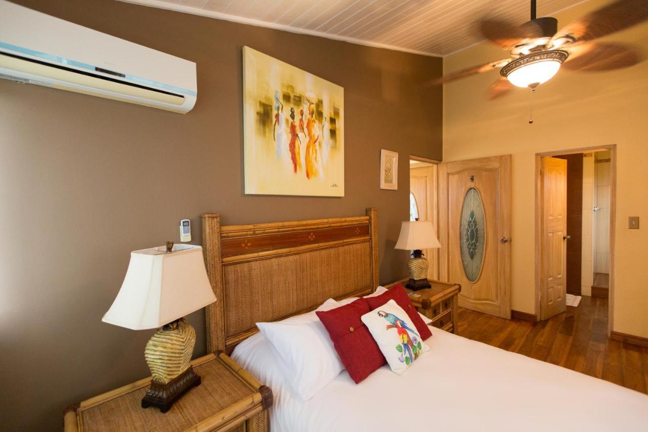 Hotel Casa Amarilla ปุนตาชาเม ภายนอก รูปภาพ